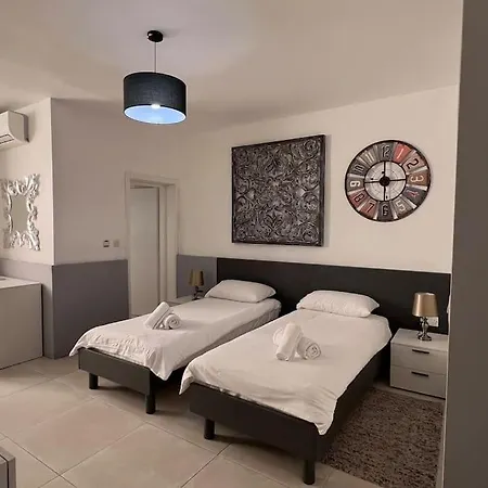 Apartment Sunshine Court No 60 *